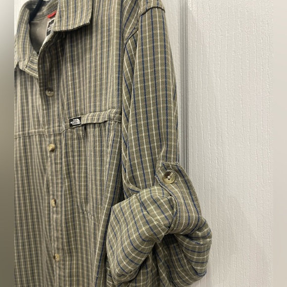 The North Face Men's Classic Casual Button Down Shirt Long Sleeve size M - Picture 4 of 8